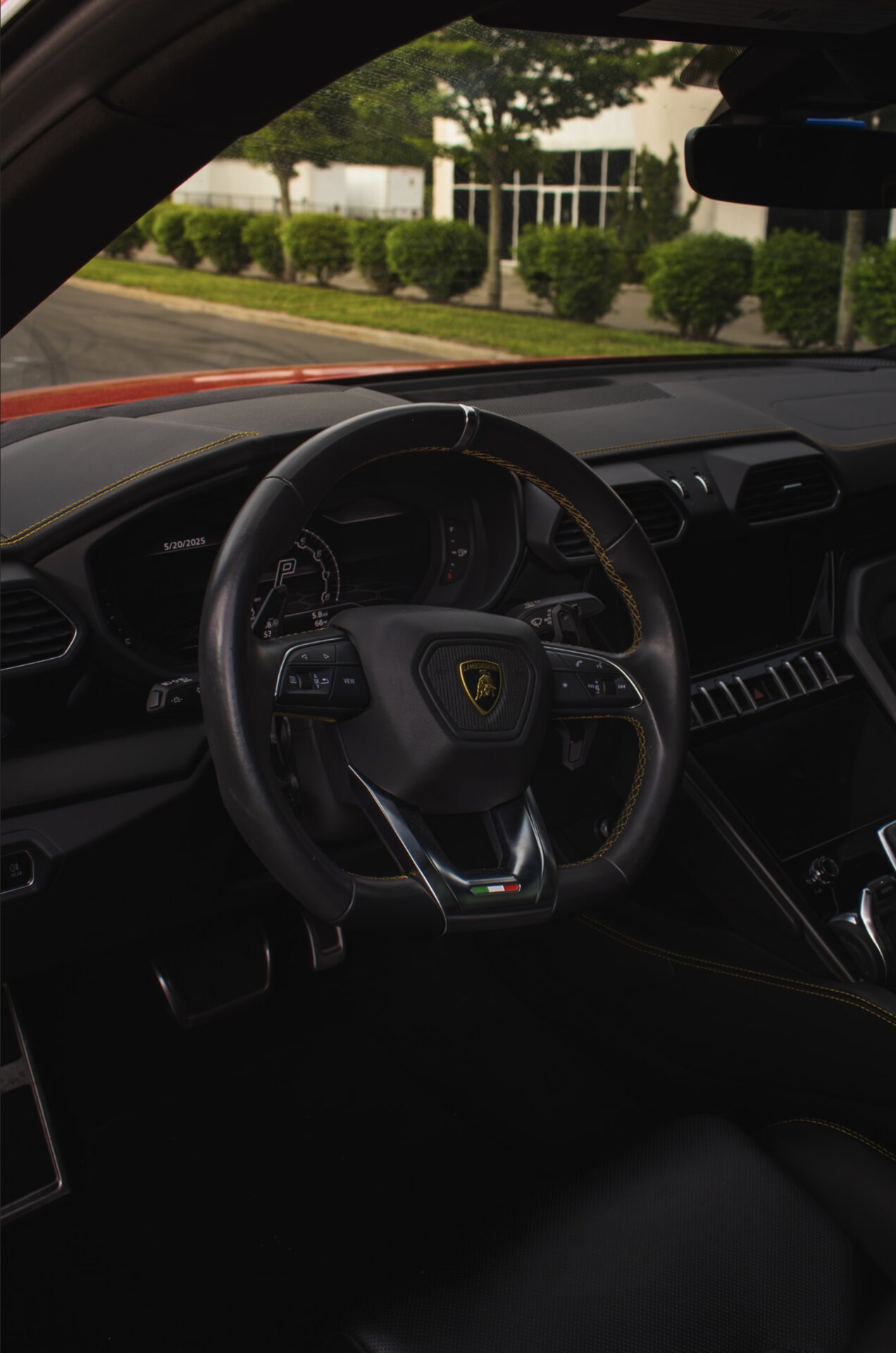2021 Lamborghini Urus in Red – photo 5