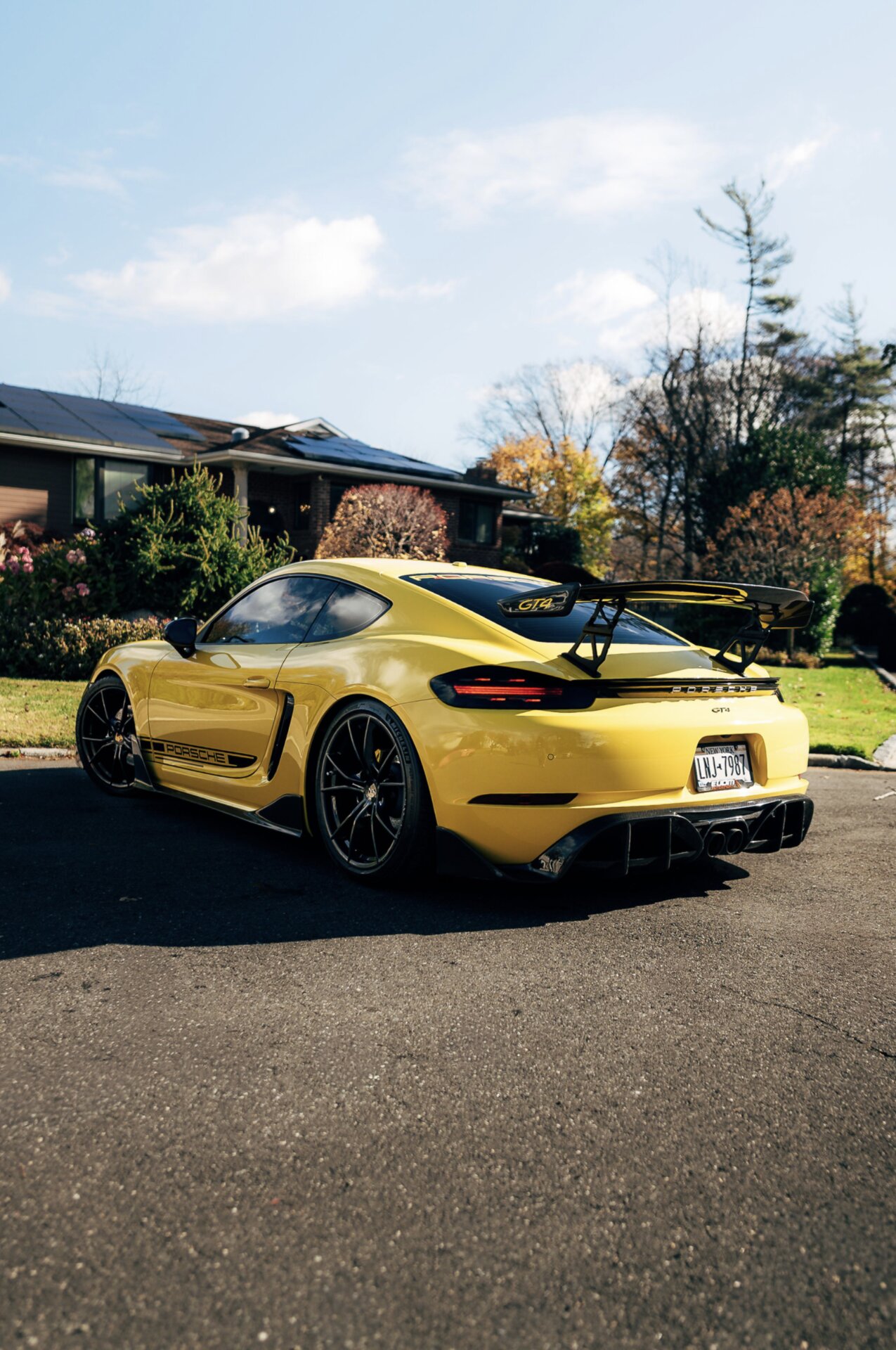 2018 Porsche GT4 in Yellow – photo 1