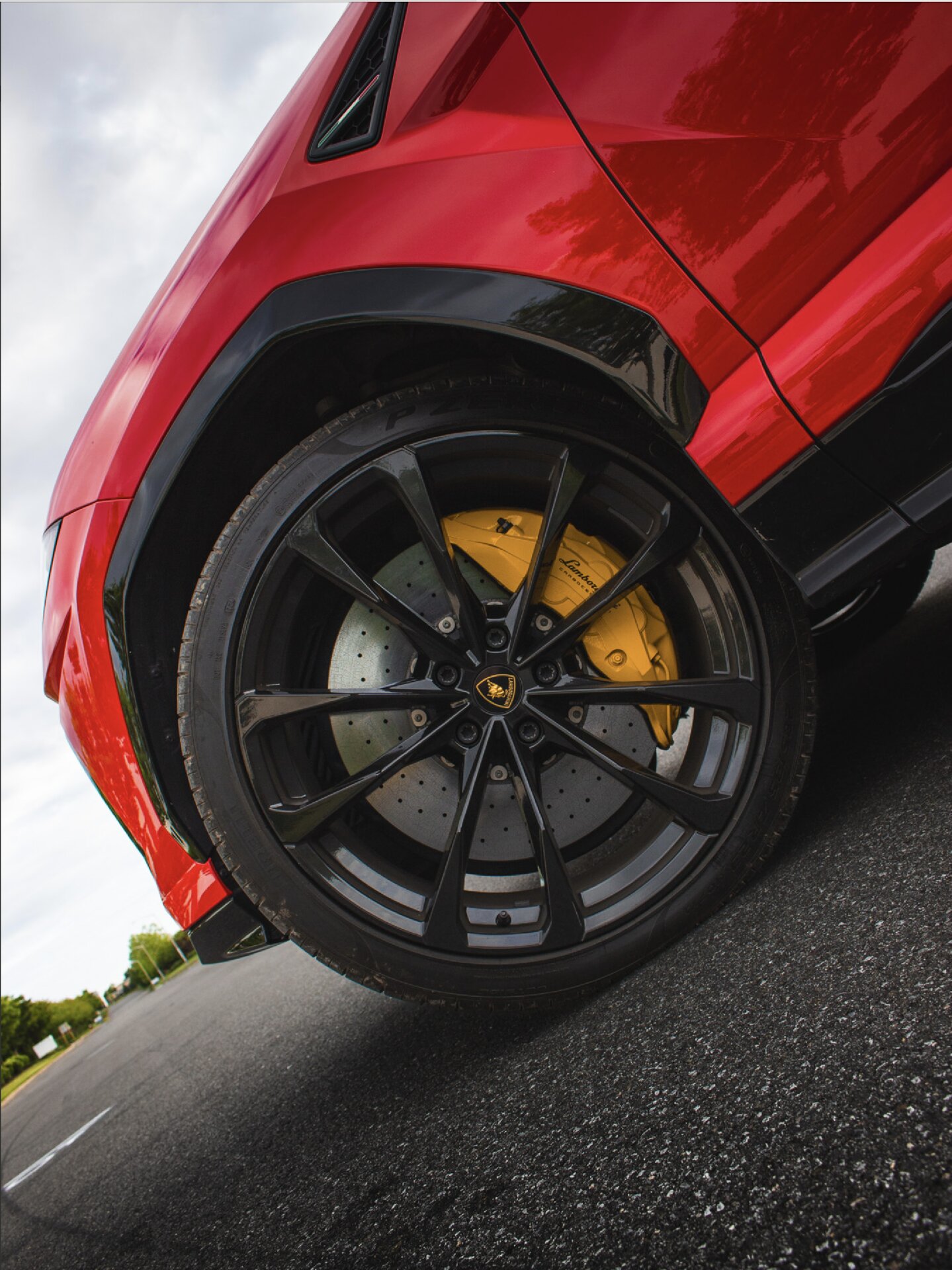 2021 Lamborghini Urus in Red – photo 1